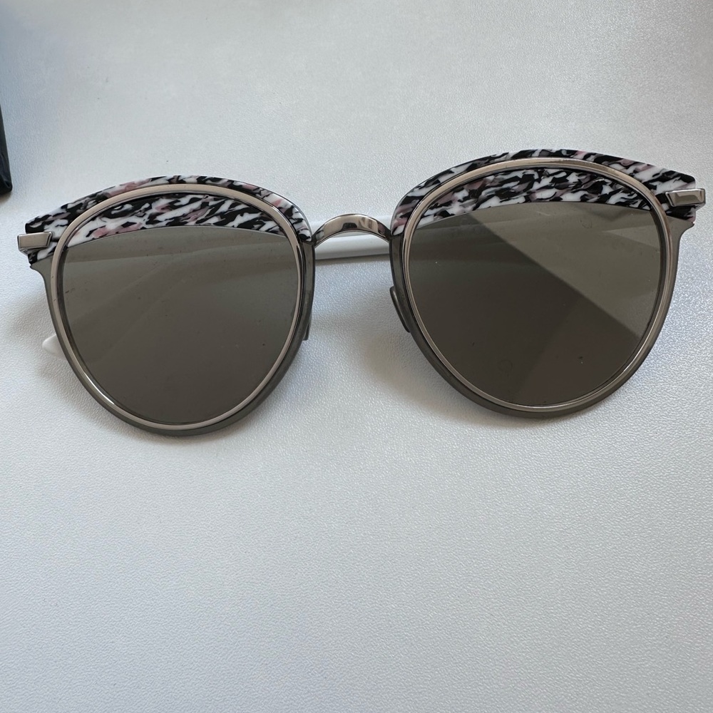 Christian Dior Offset1 Sunglasses - Picture 5 of 10